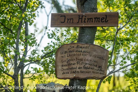 Krutenberg mit kleinem Holzschild "Im Himmel"