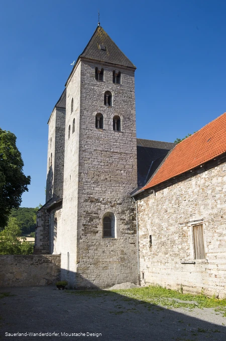 Kloster Flechtdorf, Turm von vorne